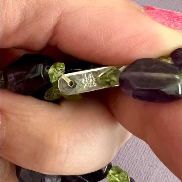 *SOLD LOCALLY* Vintage Natural Amethyst and Peridot Stretch Bracelet - Picture 4 of 4